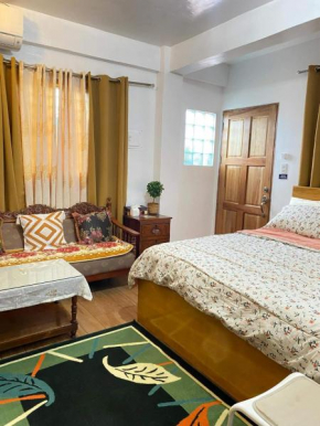 Penthouse Unit with Ocean View at Sonia's Island Stay